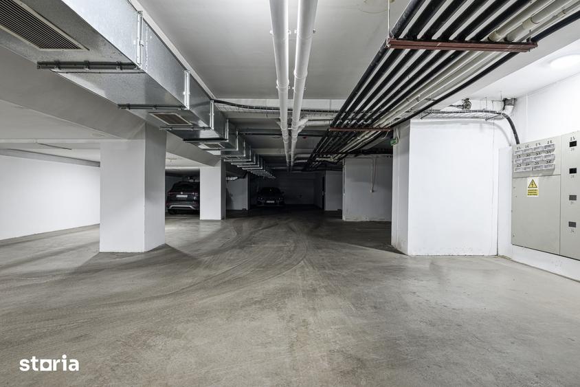 Apartament cu 3 camere semidecomandat în Gara de Nord