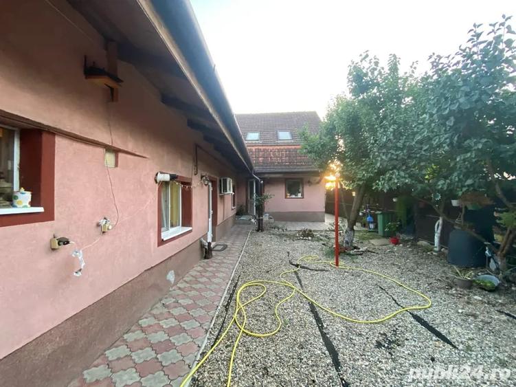 Casă cu 5 camere cu Teren 275 Mp în Ghiroda