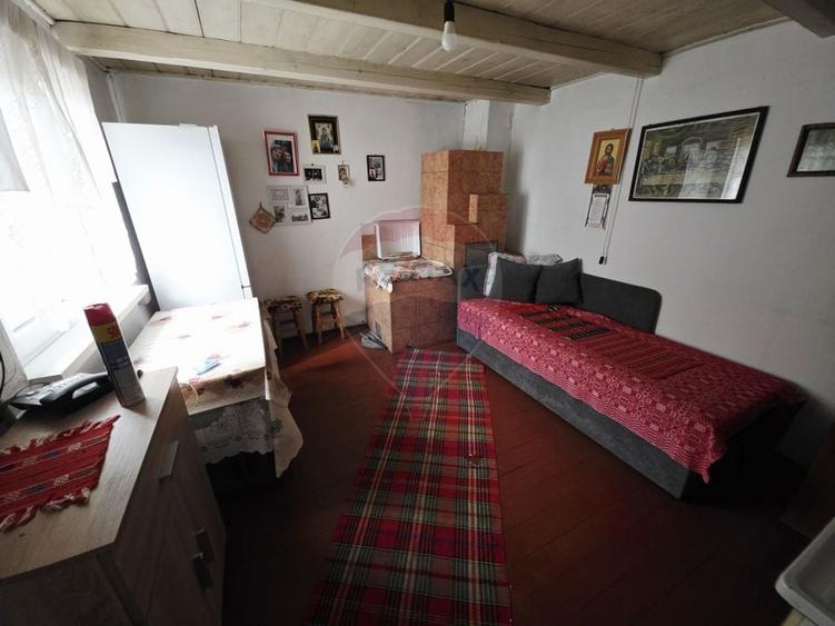 Casă individuală cu 4 camere cu Teren 1677 Mp în Slobozia (Roznov)