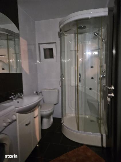 Casă cu 5 camere cu Teren 1000 Mp în Burdujeni