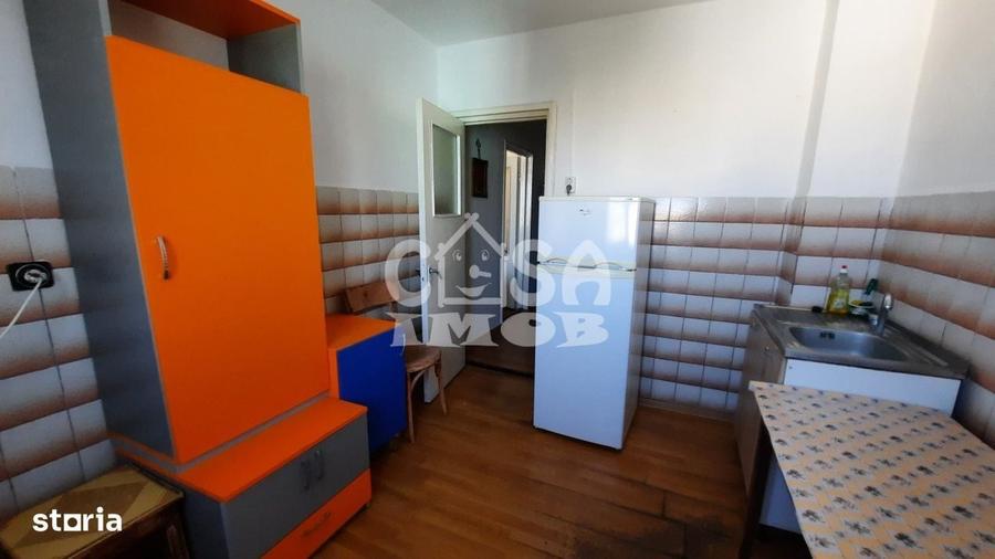 Apartament cu 2 camere semidecomandat în Micro 6