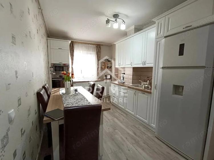 Apartament cu 3 camere semidecomandat în Ultracentral