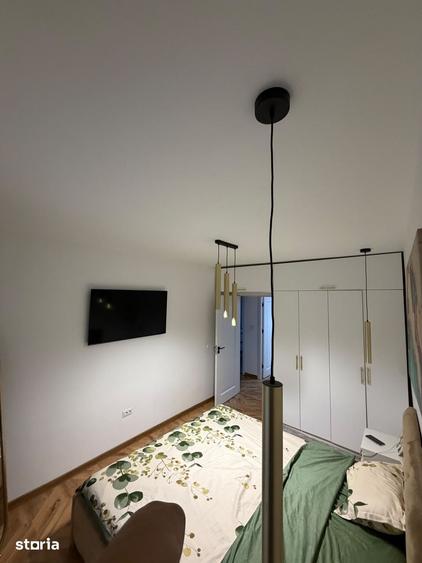 Apartament cu 4 camere în Tineretului