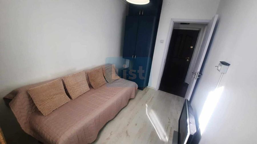 Apartament cu 3 camere semidecomandat, mobilat în Ghencea
