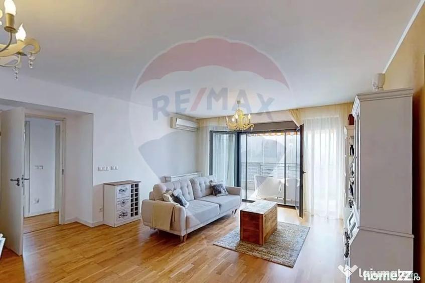 Apartament cu 3 camere semidecomandat în Sisești