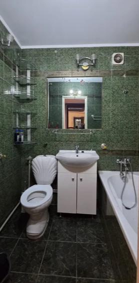 Apartament cu 3 camere decomandat în Drumul Taberei