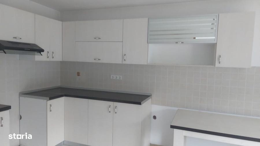 Casă cu 3 camere cu Teren 208 Mp în Moieciu