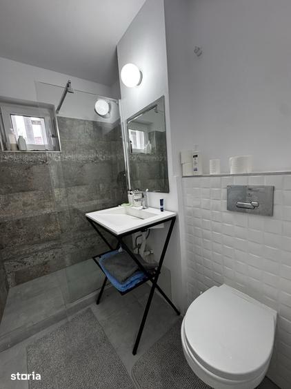 Apartament cu 3 camere decomandat, mobilat în Central