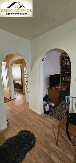 Apartament cu 3 camere decomandat în Micro IV