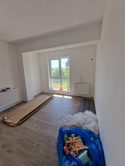 Apartament cu 3 camere decomandat în Berceni