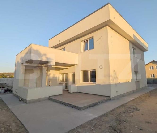 Casă individuală cu 5 camere cu Canalizare în Bariera Vâlcii