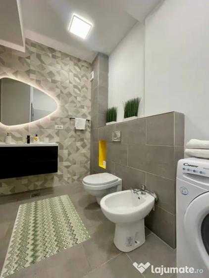 Apartament cu 3 camere semidecomandat în Nord