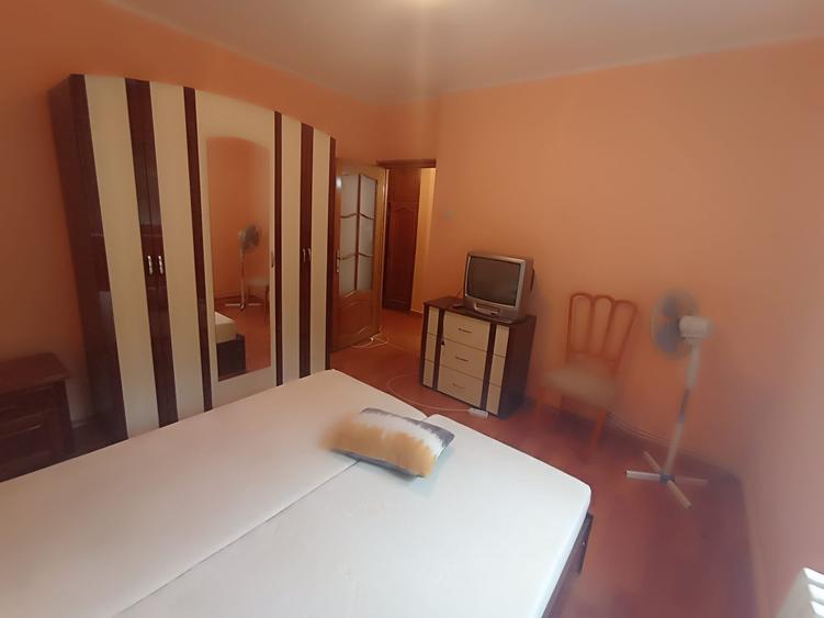 Apartament cu 2 camere decomandat în Nicolina