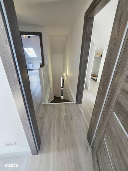 Casă cu 5 camere cu Teren 480 Mp în Păulești