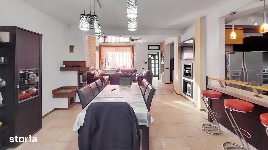 Casă cu 5 camere cu Teren 425 Mp în Florilor