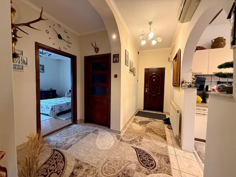 Apartament cu 3 camere decomandat, mobilat în Șagului