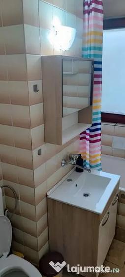 Apartament cu 2 camere decomandat în Cornișa