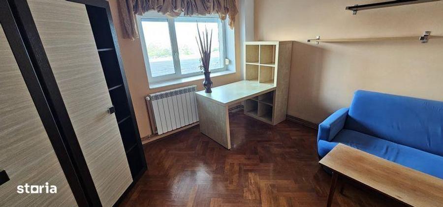 Apartament cu 4 camere, mobilat în Gara