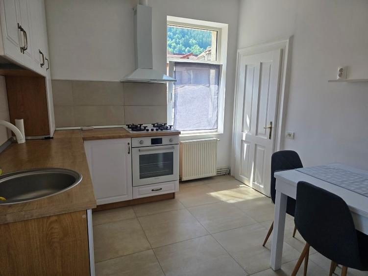 Apartament cu 2 camere, mobilat în Centrul Istoric