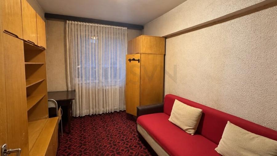 Apartament cu 3 camere decomandat în Lacul Tei