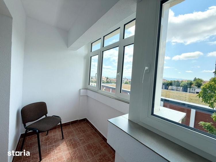 Apartament cu 4 camere decomandat în Trei Stejari