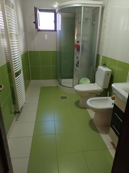 Casă individuală cu 5 camere cu Canalizare în Albert