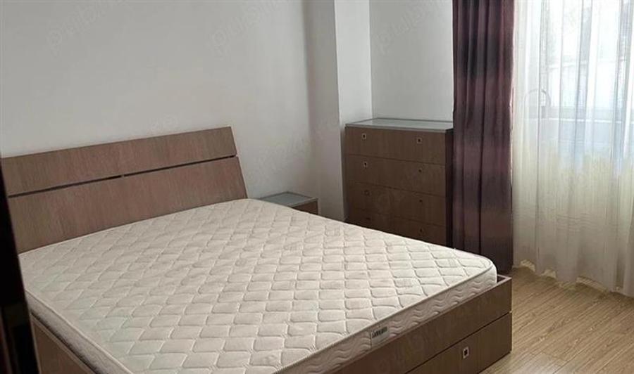 Apartament cu 3 camere semidecomandat în 1 Decembrie 1918