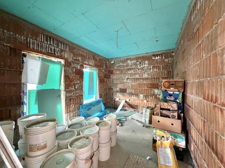 Casă individuală cu 4 camere cu Teren 533 Mp în Sânmihaiu Român