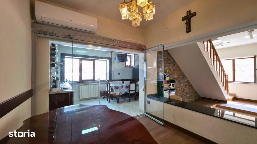 Casă cu 7 camere cu Teren 350 Mp în Giulești