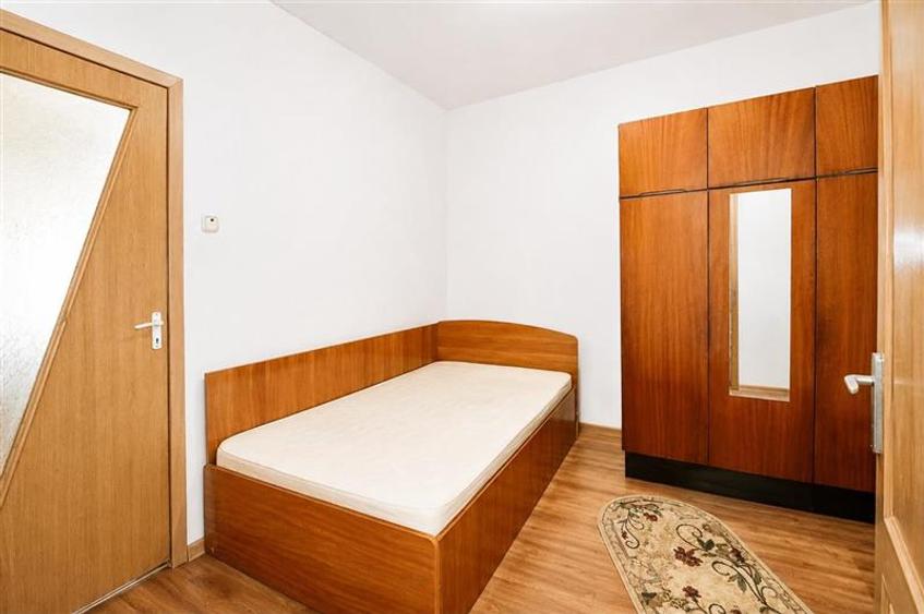Apartament cu 2 camere nedecomandat, mobilat în Tractorul