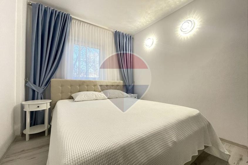 Apartament cu 3 camere semidecomandat, mobilat în Horea