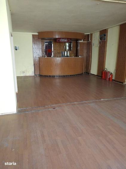 Spațiu comercial, de 650 mp, în Traian