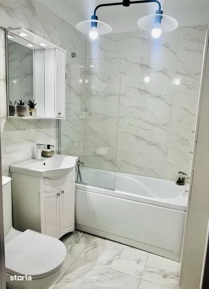 Apartament cu 3 camere decomandat în Săsar
