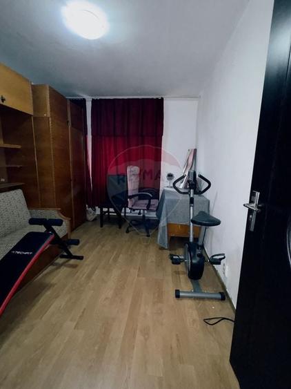 Apartament cu 4 camere decomandat, mobilat în 1 Mai