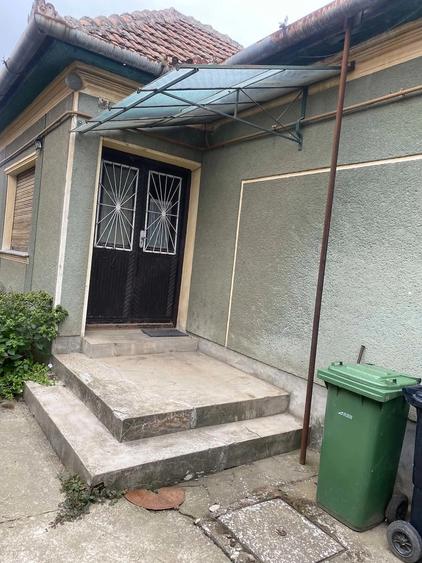 Casă cu 3 camere cu Teren 2200 Mp în Biharia