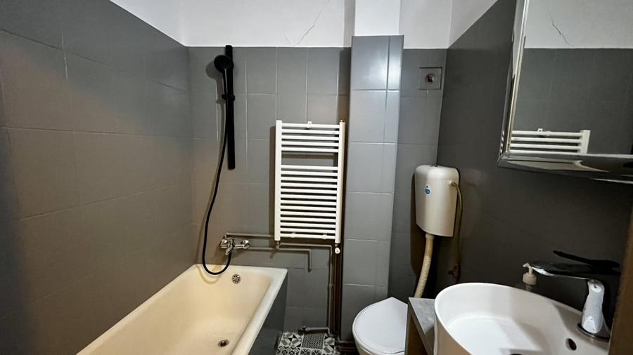 Apartament cu 2 camere semidecomandat, mobilat în Centrul Istoric