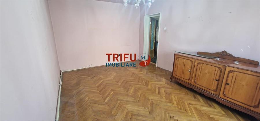 Apartament cu 4 camere decomandat în Cetate