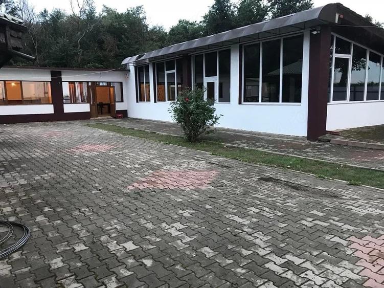 Spațiu comercial, de 2,200 mp, în Central