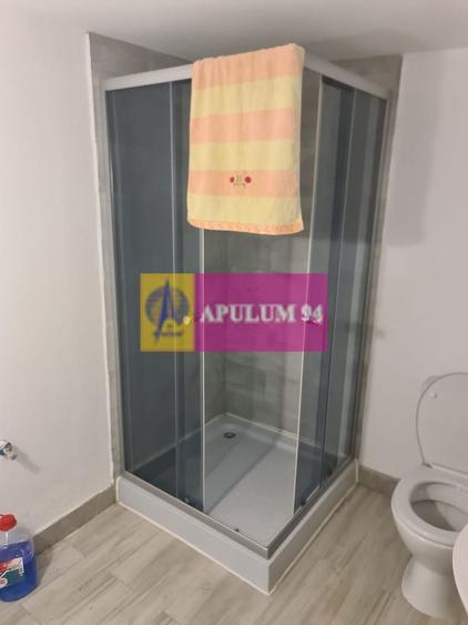 Casă individuală cu 2 camere decomandat cu Canalizare în Central