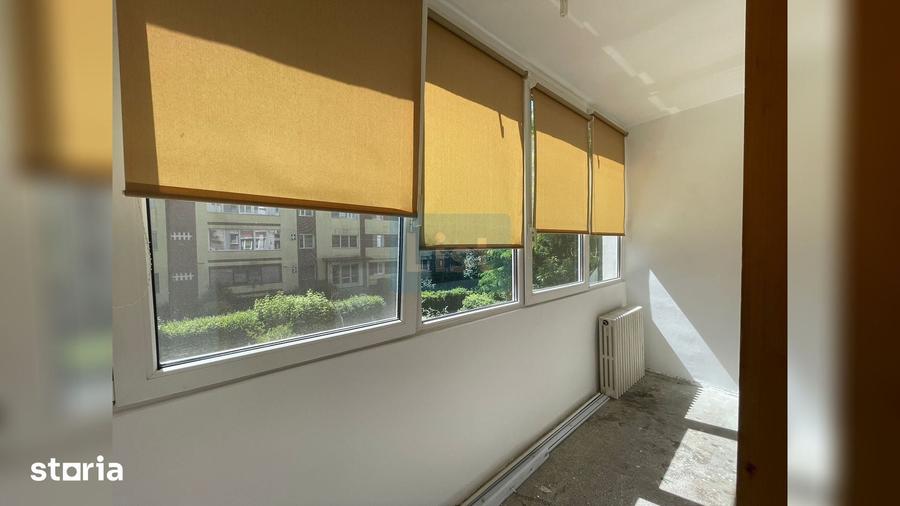 Apartament cu 3 camere semidecomandat în Micro III