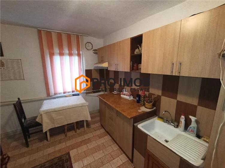 Apartament cu 2 camere decomandat în Broșteni