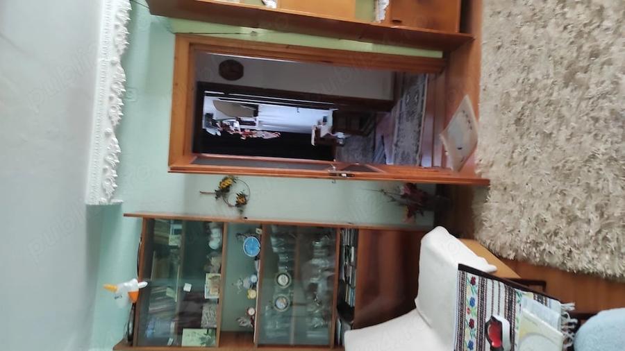Apartament cu 3 camere semidecomandat în Dărmănești