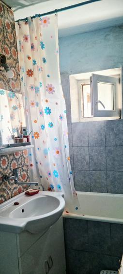 Apartament cu 4 camere decomandat în Sud