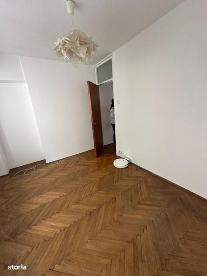 Apartament cu 4 camere decomandat în Victoriei