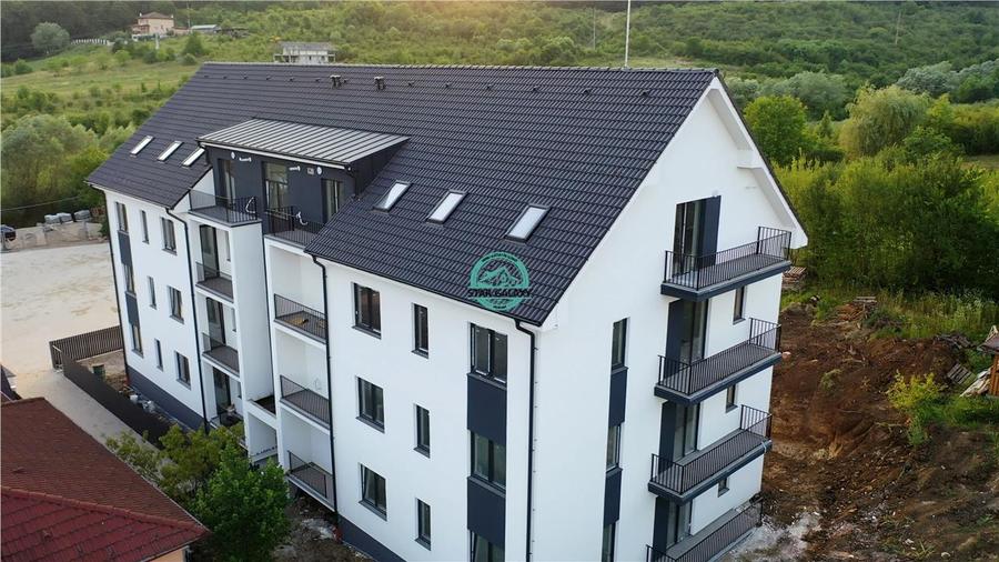 Apartament cu 2 camere decomandat în Livezeni