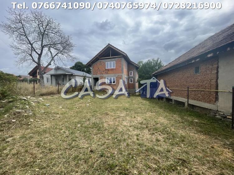 Casă individuală cu 3 camere cu Canalizare în Central