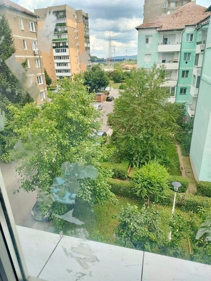 Apartament 4 camere, 69 mp, etaj 3/4, centrala proprie Medias, str. Paltinis - 3