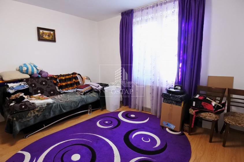 Duplex cu 11 camere cu Canalizare în Tache