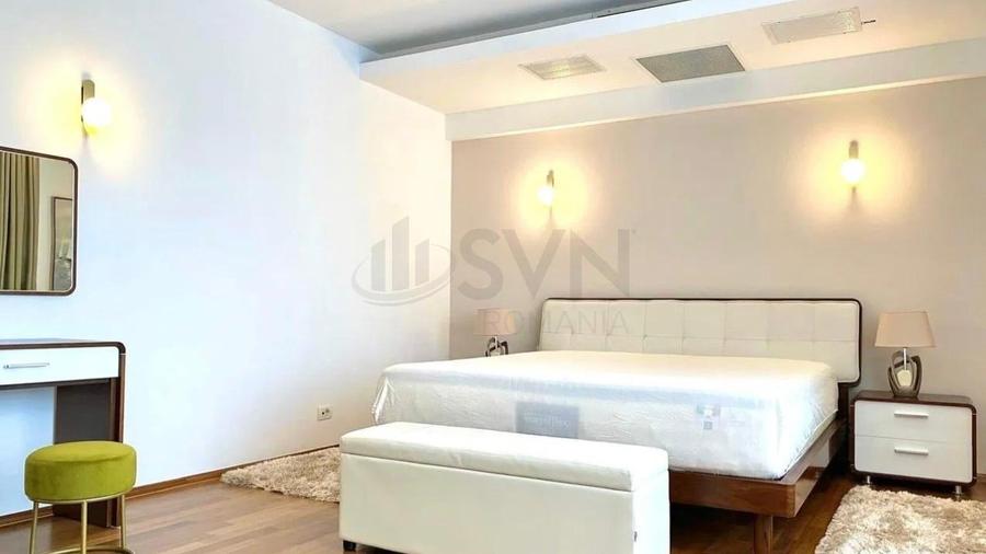 Apartament cu 3 camere semidecomandat, mobilat în Nordului