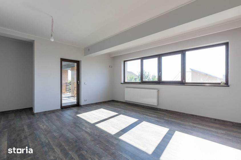 Casă cu Teren 1800 Mp în Răzvad